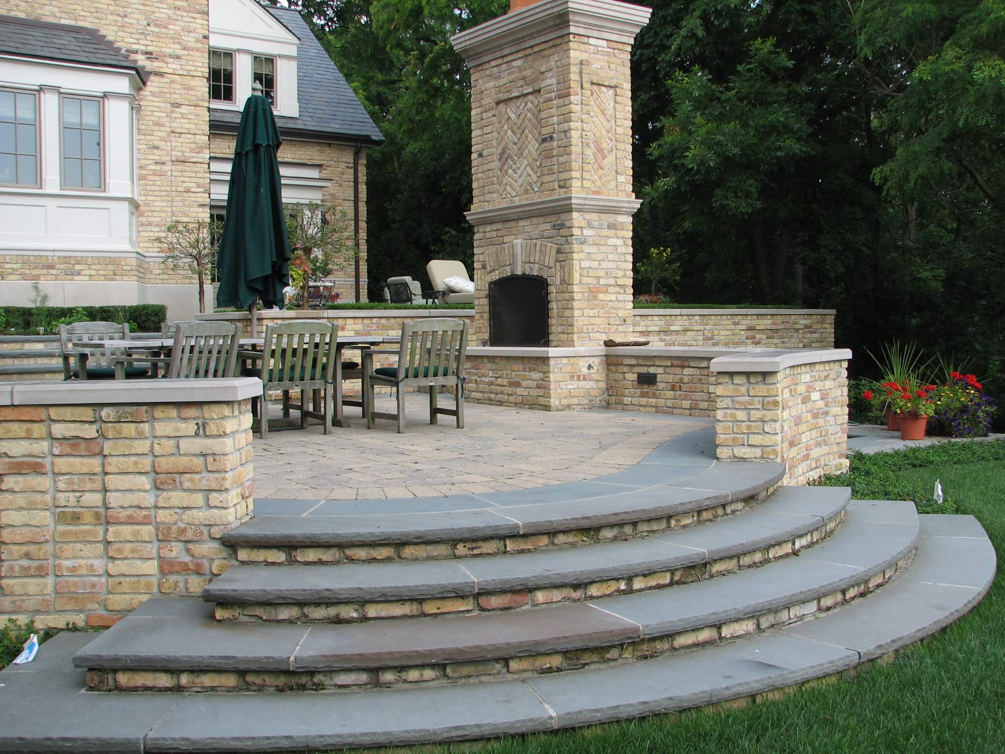 Outdoor dining construction